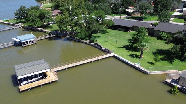348 Carlson CIR, Buchanan Dam, TX 78609