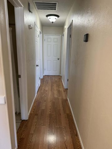 1511 W Sunnyside Avenue, Visalia, CA 93277