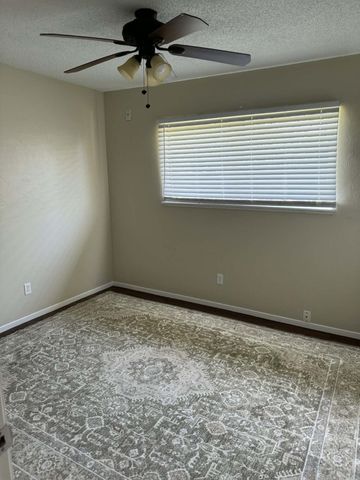 1511 W Sunnyside Avenue, Visalia, CA 93277