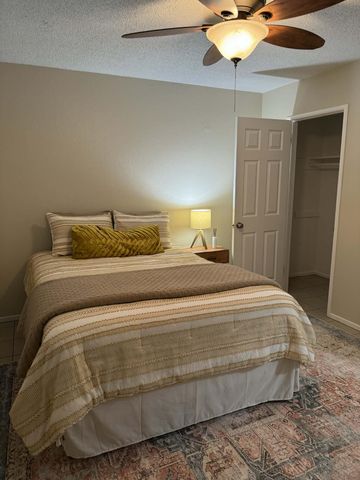 1511 W Sunnyside Avenue, Visalia, CA 93277