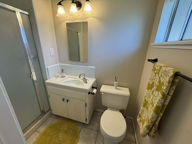 1511 W Sunnyside Avenue, Visalia, CA 93277