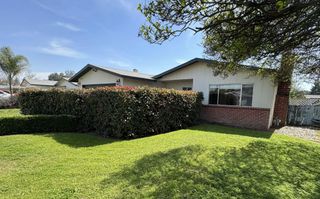 1511 W Sunnyside Avenue, Visalia, CA 93277