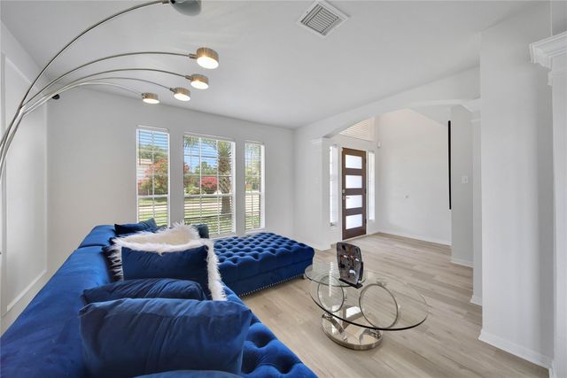 3207 Leila Oaks Drive, Houston, TX 77082