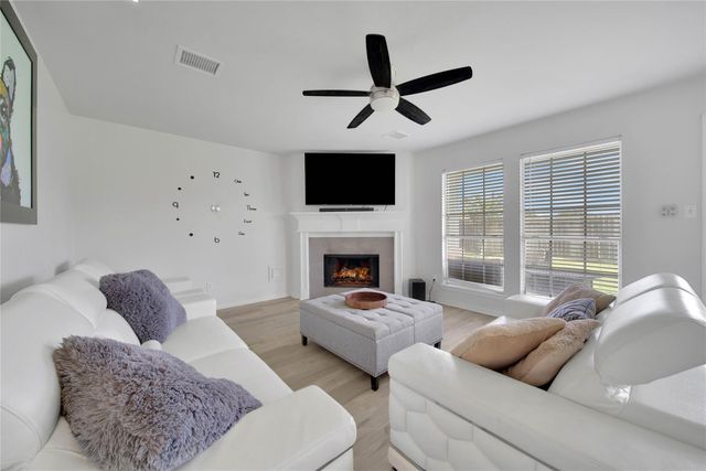 3207 Leila Oaks Drive, Houston, TX 77082