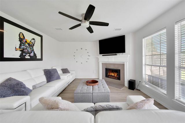 3207 Leila Oaks Drive, Houston, TX 77082
