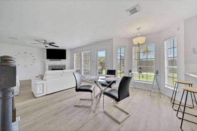 3207 Leila Oaks Drive, Houston, TX 77082