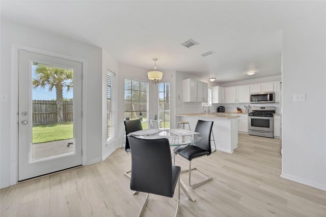 3207 Leila Oaks Drive, Houston, TX 77082