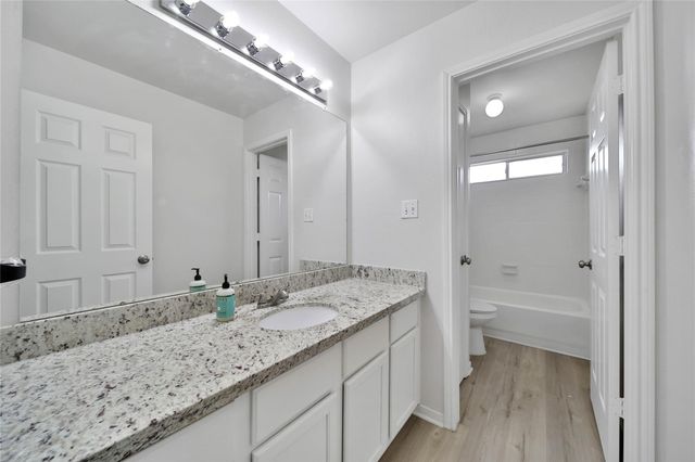 3207 Leila Oaks Drive, Houston, TX 77082