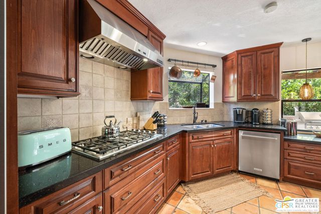 2336 N Girasol Avenue, Palm Springs, CA 92262