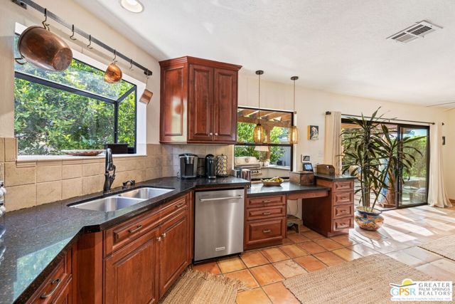 2336 N Girasol Avenue, Palm Springs, CA 92262