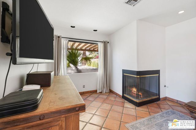 2336 N Girasol Avenue, Palm Springs, CA 92262