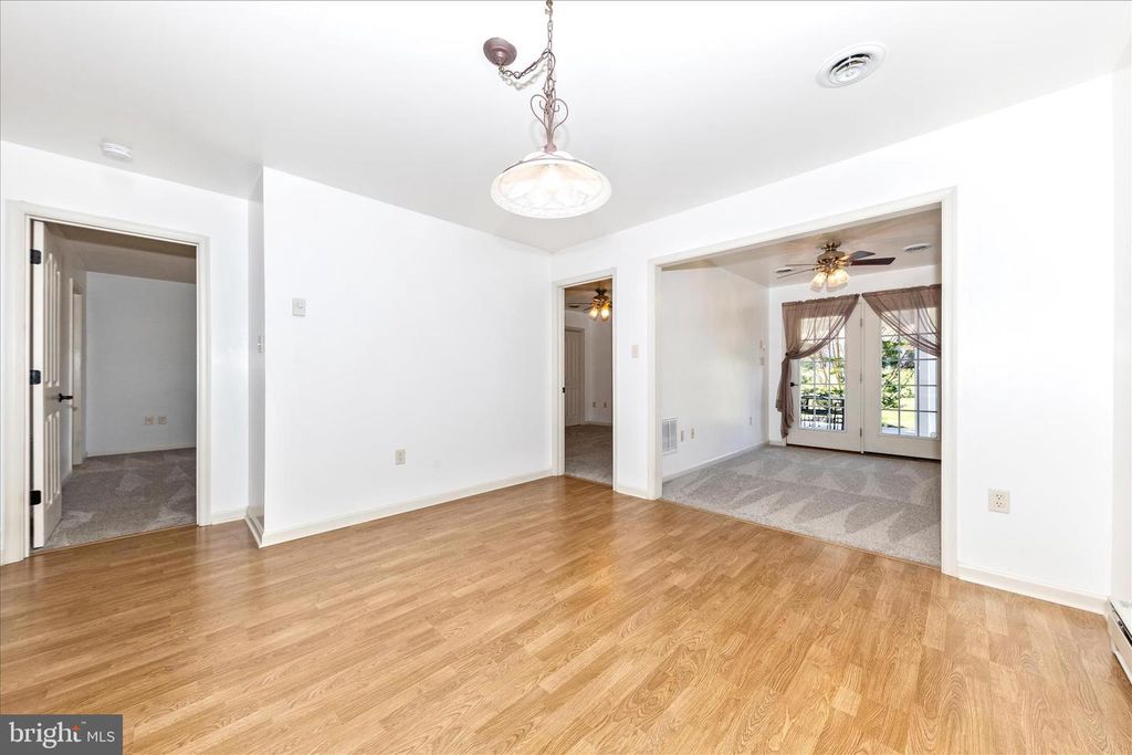 Image 20 of property listing at 372 WINDING OAK DR, Hagerstown, MD 21740