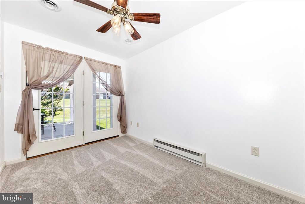 Image 22 of property listing at 372 WINDING OAK DR, Hagerstown, MD 21740