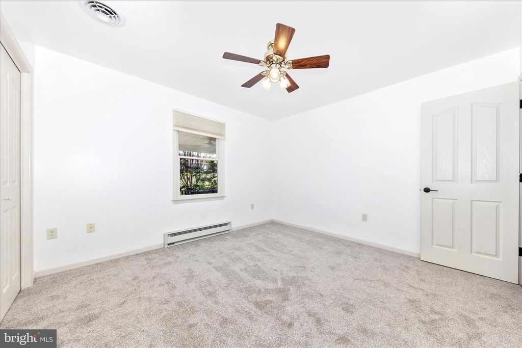 Image 28 of property listing at 372 WINDING OAK DR, Hagerstown, MD 21740