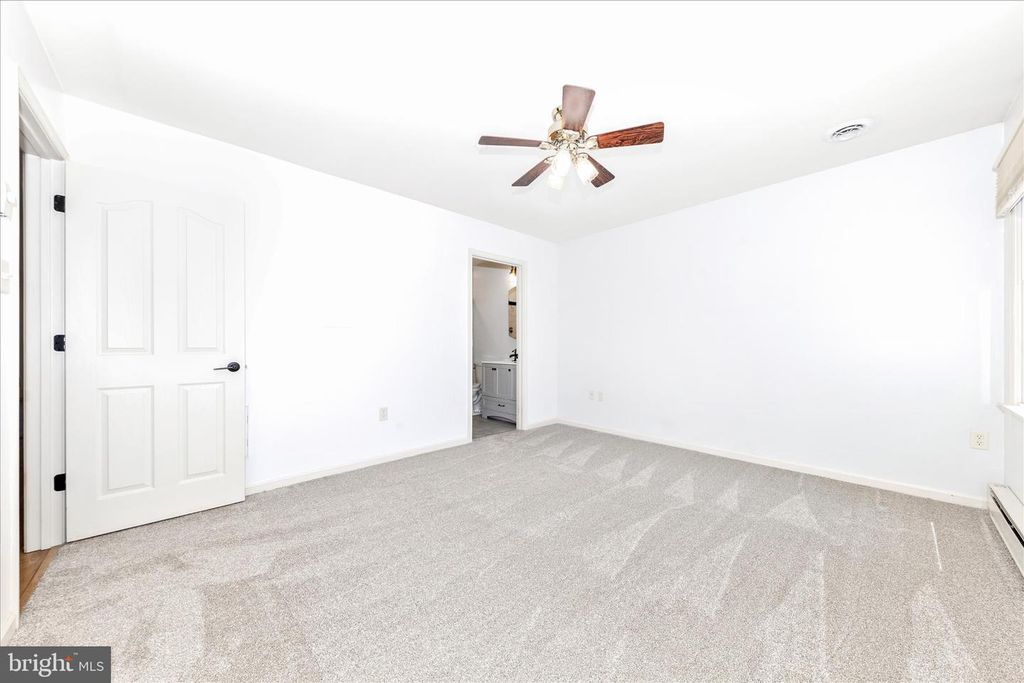 Image 31 of property listing at 372 WINDING OAK DR, Hagerstown, MD 21740