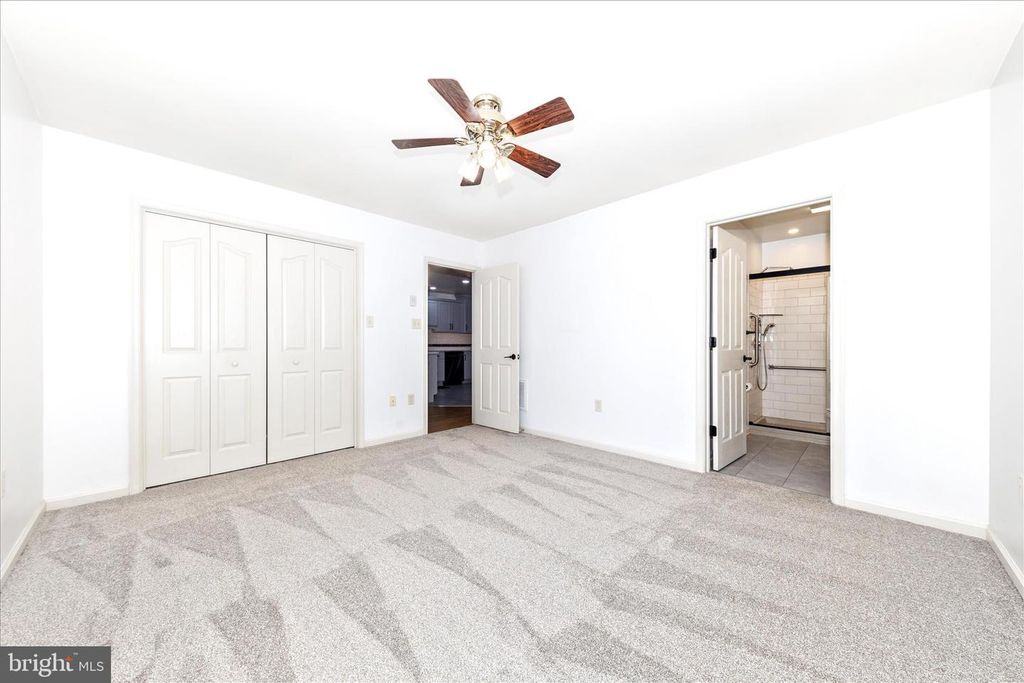 Image 32 of property listing at 372 WINDING OAK DR, Hagerstown, MD 21740