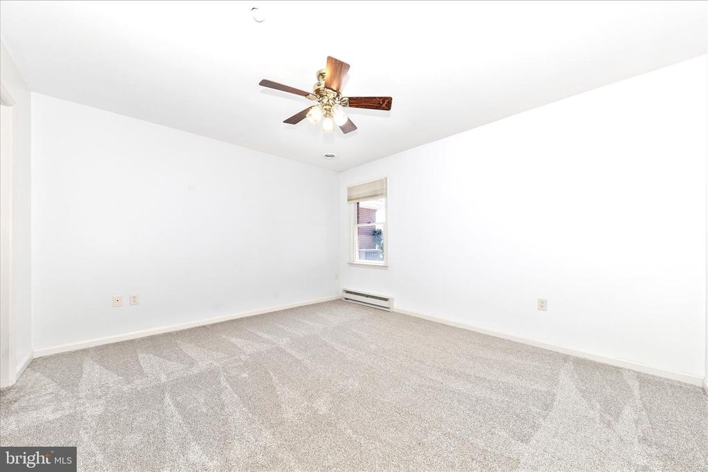 Image 33 of property listing at 372 WINDING OAK DR, Hagerstown, MD 21740