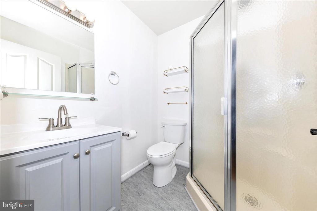 Image 36 of property listing at 372 WINDING OAK DR, Hagerstown, MD 21740