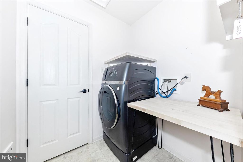 Image 37 of property listing at 372 WINDING OAK DR, Hagerstown, MD 21740