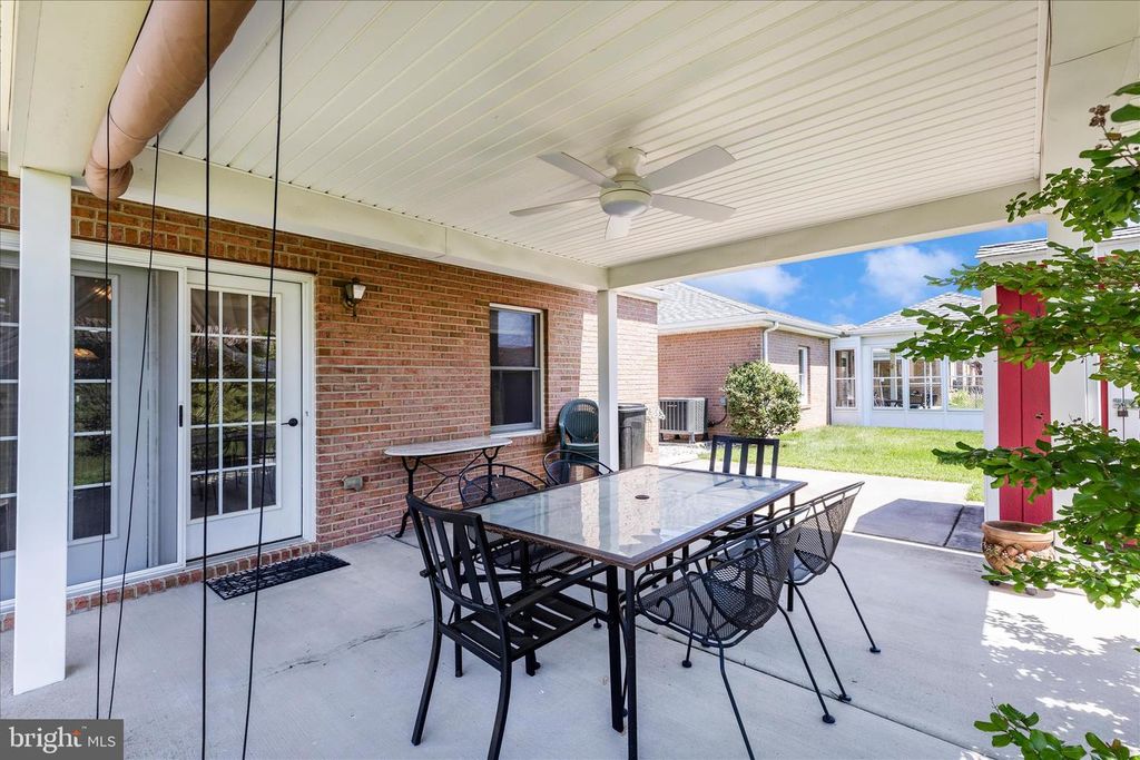 Image 44 of property listing at 372 WINDING OAK DR, Hagerstown, MD 21740