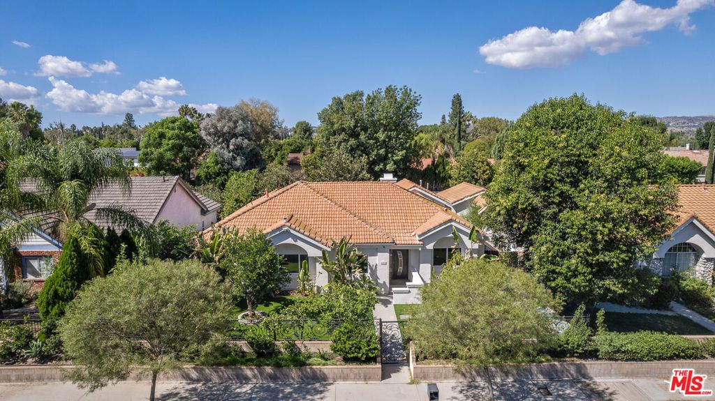 6243 Fallbrook Avenue, Woodland Hills, CA 91367 — photo 2