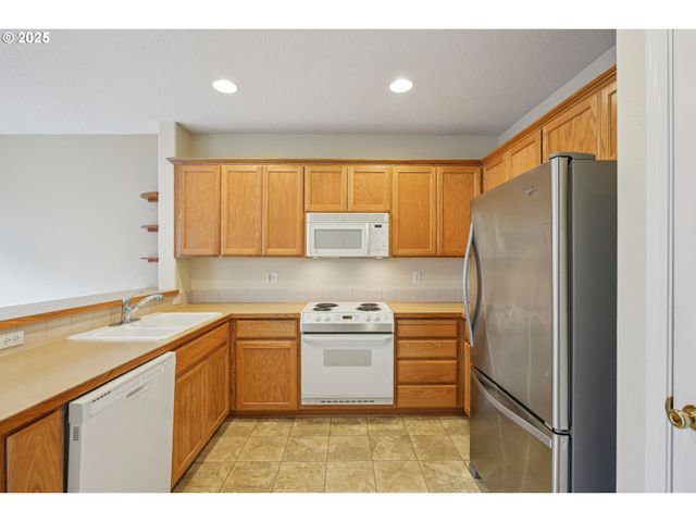 6538 Ne FOREST Ln, Hillsboro, OR 97124