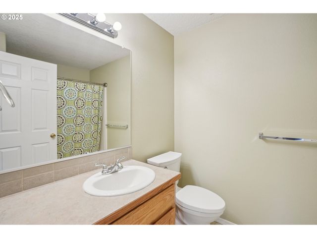6538 Ne FOREST Ln, Hillsboro, OR 97124