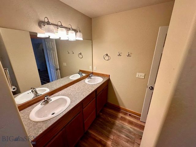 2961 N 27th Avenue 18, Bozeman, MT 59718