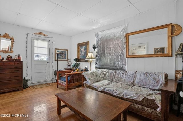42 Ocean Pathway, Ocean Grove, NJ 07756