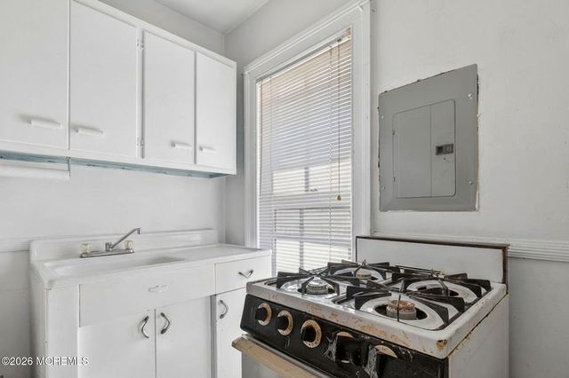 42 Ocean Pathway, Ocean Grove, NJ 07756