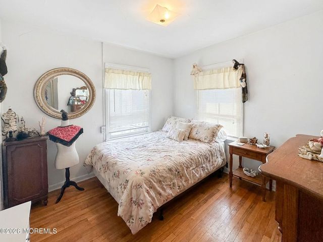 42 Ocean Pathway, Ocean Grove, NJ 07756