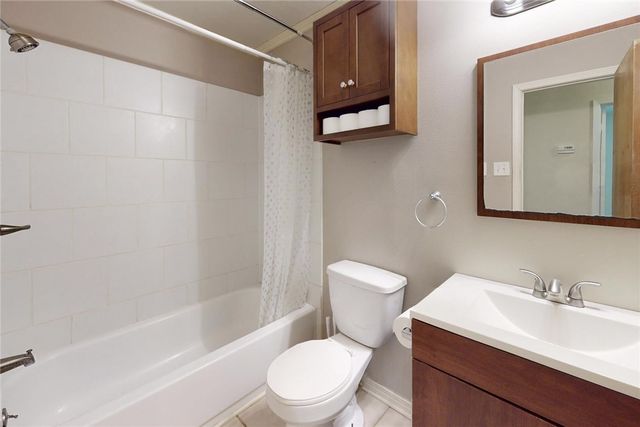 800 Azalea Court, College Station, TX 77840