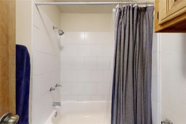 800 Azalea Court, College Station, TX 77840