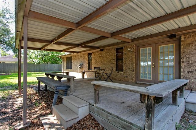 800 Azalea Court, College Station, TX 77840