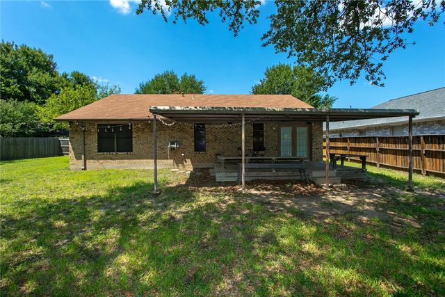 800 Azalea Court, College Station, TX 77840