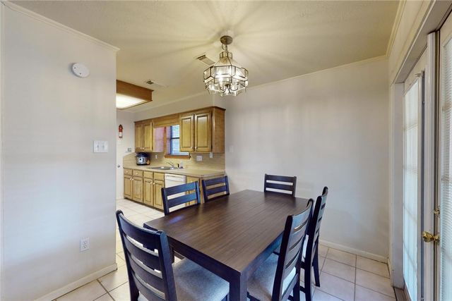 800 Azalea Court, College Station, TX 77840