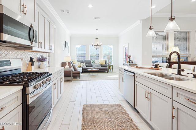 198 Blaze Boulevard, Freeport, FL 32439