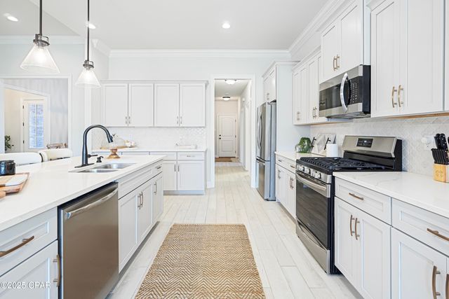 198 Blaze Boulevard, Freeport, FL 32439