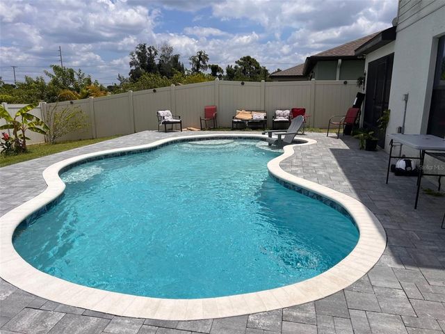 1118 WYNNMERE WALK AVENUE, Ruskin, FL 33570