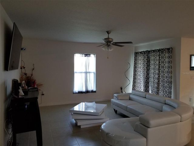 1118 WYNNMERE WALK AVENUE, Ruskin, FL 33570