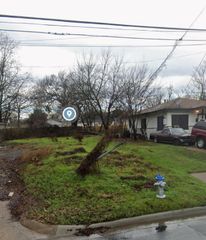 1231 Coombs Creek Drive, Dallas, TX 75211