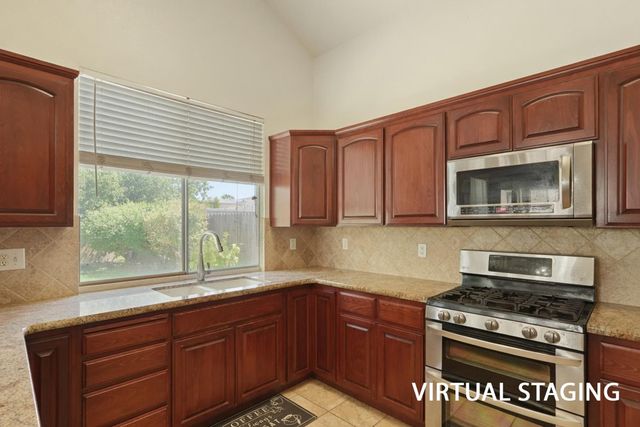 1459 Port St, Manteca, CA 95336