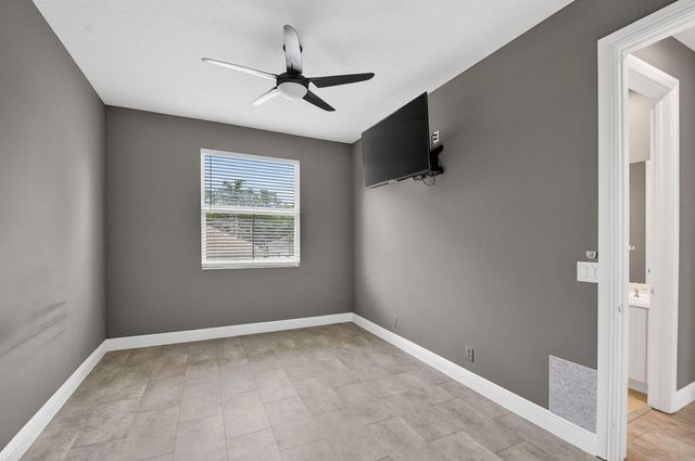 6899 Houlton Circle, Lake Worth, FL 33467