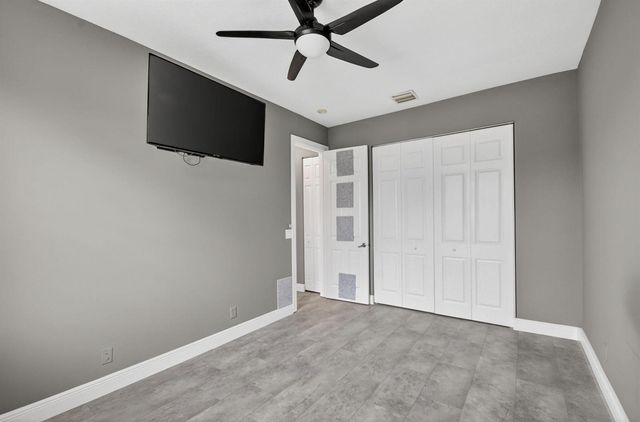 6899 Houlton Circle, Lake Worth, FL 33467