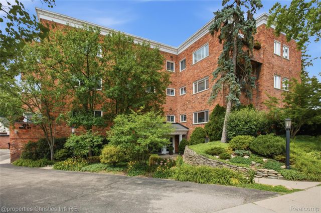 450 Oak Avenue 203, Birmingham, MI 48009