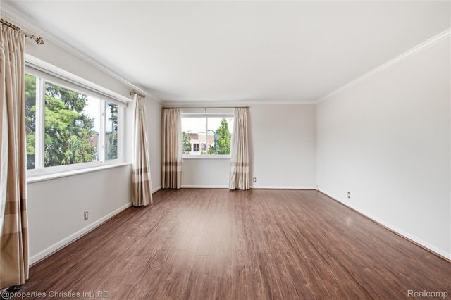 450 Oak Avenue 203, Birmingham, MI 48009