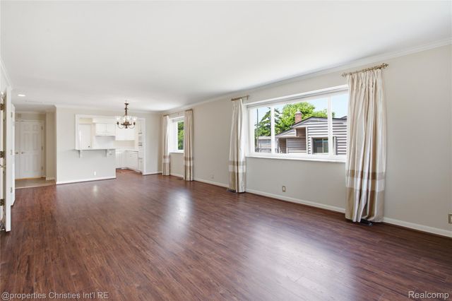 450 Oak Avenue 203, Birmingham, MI 48009