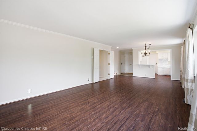 450 Oak Avenue 203, Birmingham, MI 48009