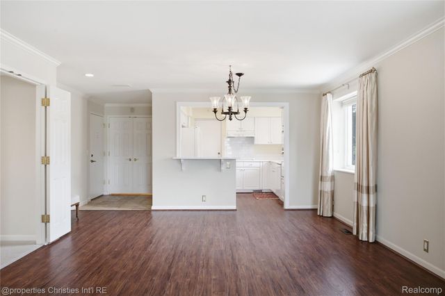 450 Oak Avenue 203, Birmingham, MI 48009
