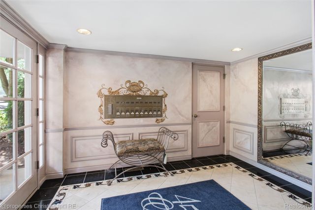 450 Oak Avenue 203, Birmingham, MI 48009